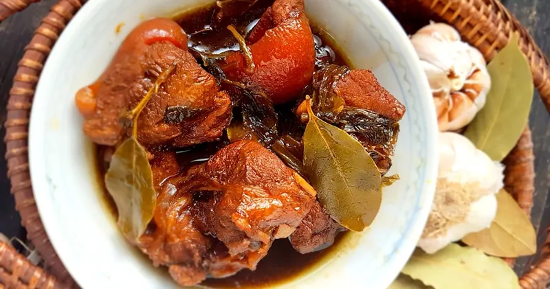 Adobo-possut